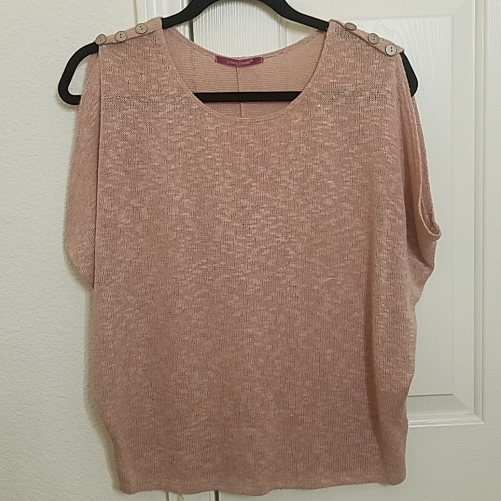 🔴4/$12 Well loved shirt